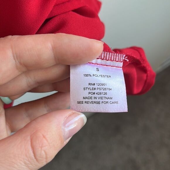 Sleeveless Red Top  - Picture 7 of 7